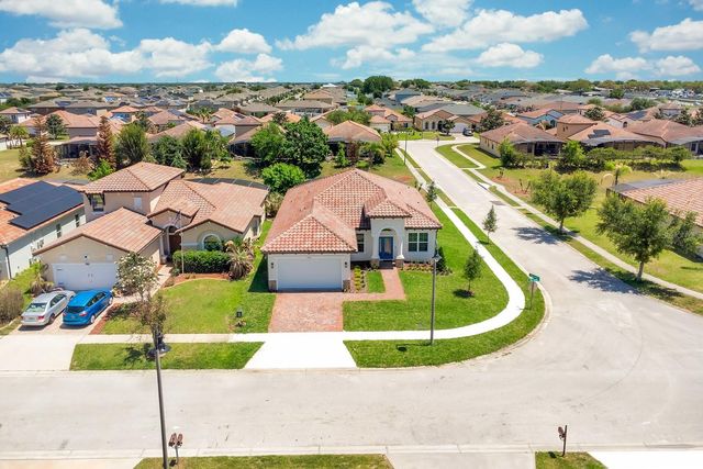 376 VILLA SORRENTO CIRCLE, Haines City, FL 33844