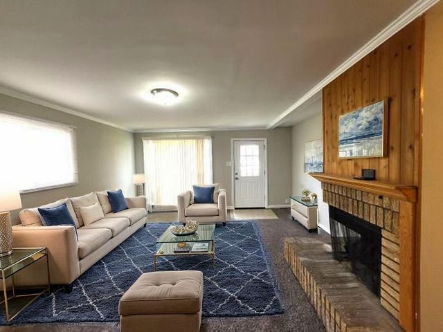 673 E 155TH Street, South Holland, IL 60473