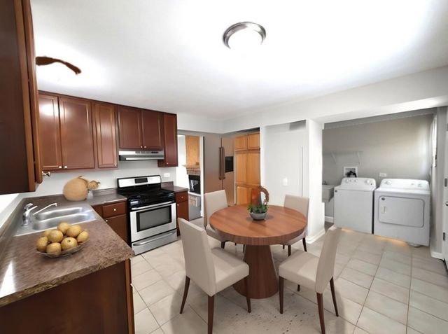 673 E 155TH Street, South Holland, IL 60473