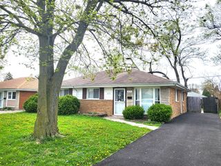673 E 155TH Street, South Holland, IL 60473