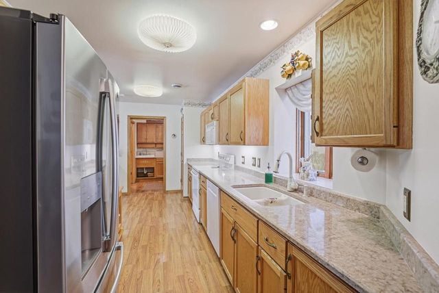 111 Elizabeth Court, Deerfield, WI 53531