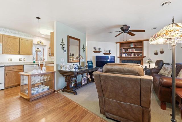 111 Elizabeth Court, Deerfield, WI 53531