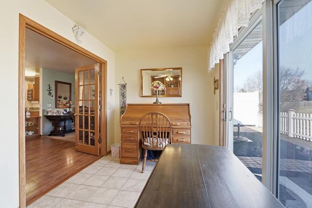 111 Elizabeth Court, Deerfield, WI 53531