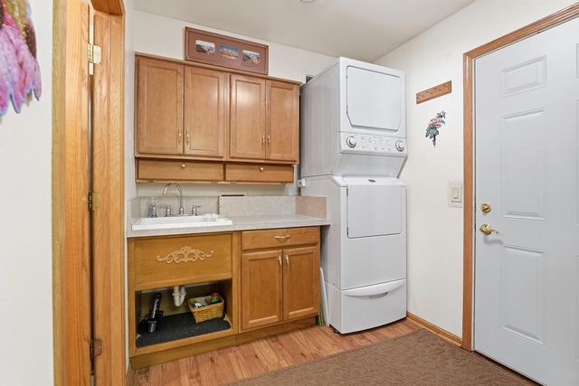 111 Elizabeth Court, Deerfield, WI 53531