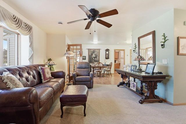 111 Elizabeth Court, Deerfield, WI 53531