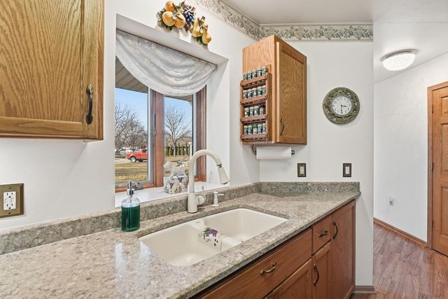 111 Elizabeth Court, Deerfield, WI 53531