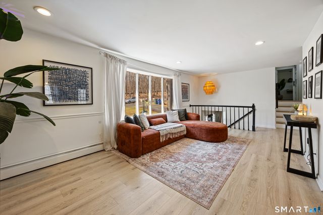 141 Old Coach Highway, Hamden, CT 06514