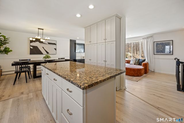 141 Old Coach Highway, Hamden, CT 06514