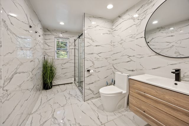 141 Old Coach Highway, Hamden, CT 06514