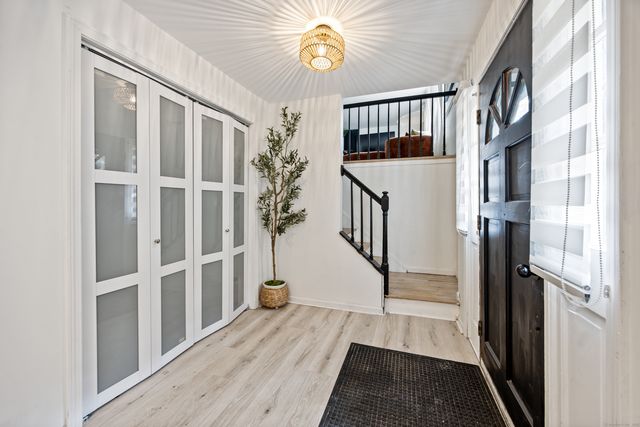 141 Old Coach Highway, Hamden, CT 06514