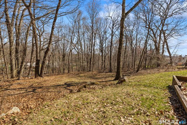 141 Old Coach Highway, Hamden, CT 06514