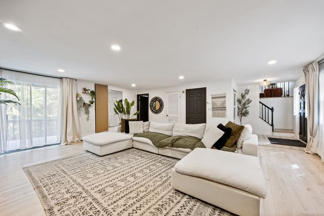 141 Old Coach Highway, Hamden, CT 06514