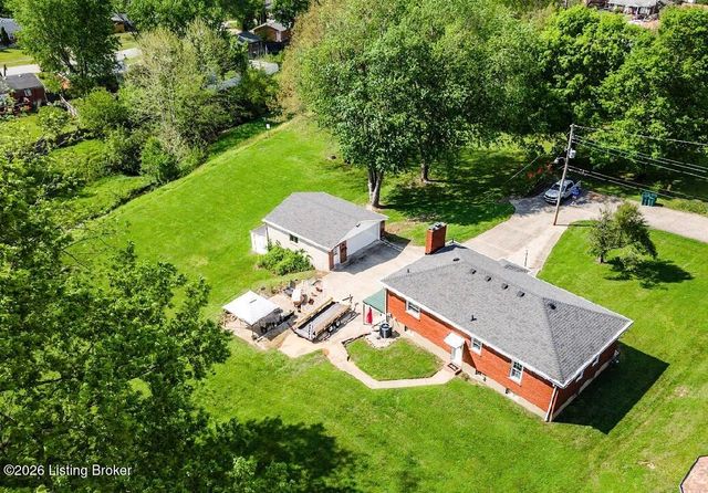 1082 Forrest View Dr, Louisville, KY 40219