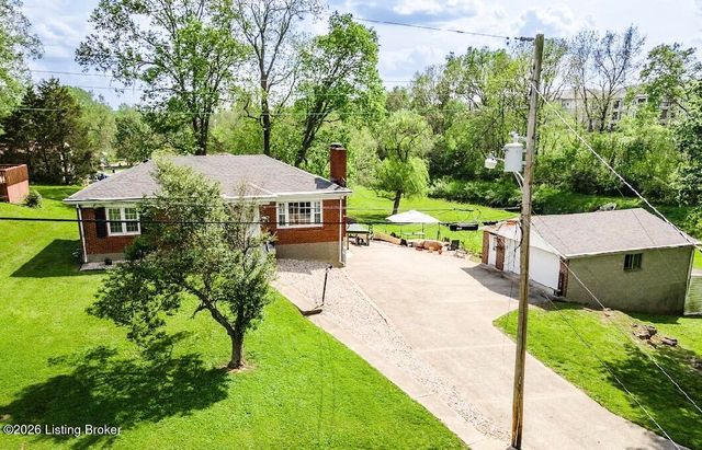 1082 Forrest View Dr, Louisville, KY 40219