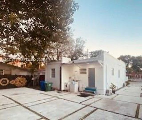 1145 NW 28th St B, Miami, FL 33127