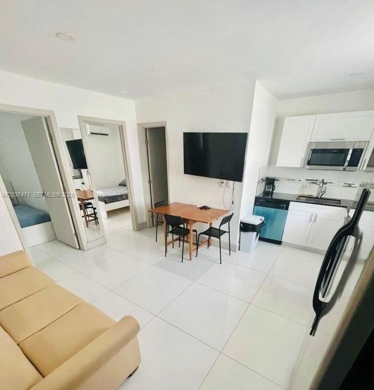 1145 NW 28th St B, Miami, FL 33127