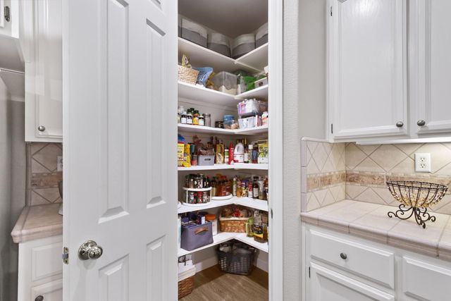 8312 Cabochon Way, Sacramento, CA 95829