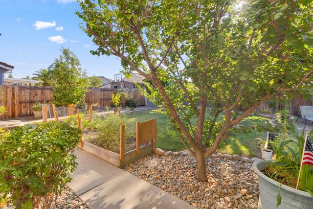 8312 Cabochon Way, Sacramento, CA 95829