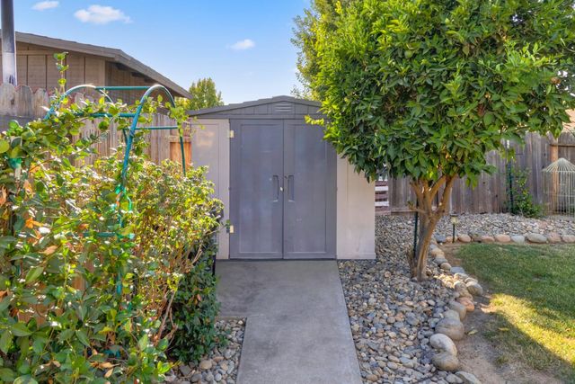 8312 Cabochon Way, Sacramento, CA 95829