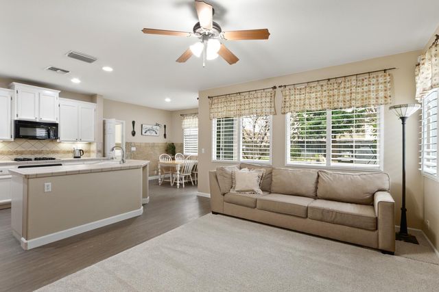 8312 Cabochon Way, Sacramento, CA 95829