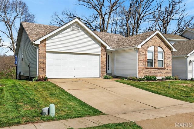 365 Hunters Spur, Grover, MO 63040
