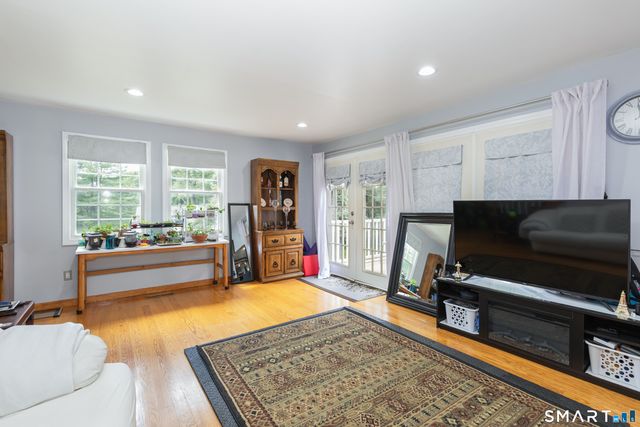 816 Woodruff Road, Orange, CT 06477