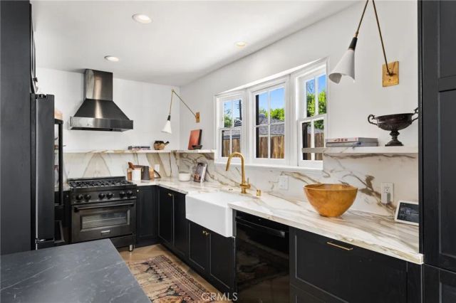 11110 Landale Street, North Hollywood, CA 91602