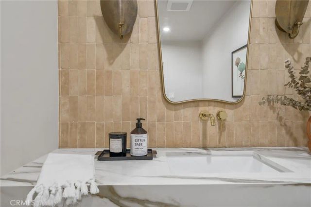 11110 Landale Street, North Hollywood, CA 91602