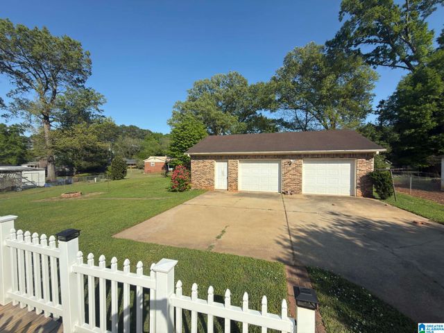 3363 CRESCENT DRIVE, Hueytown, AL 35023