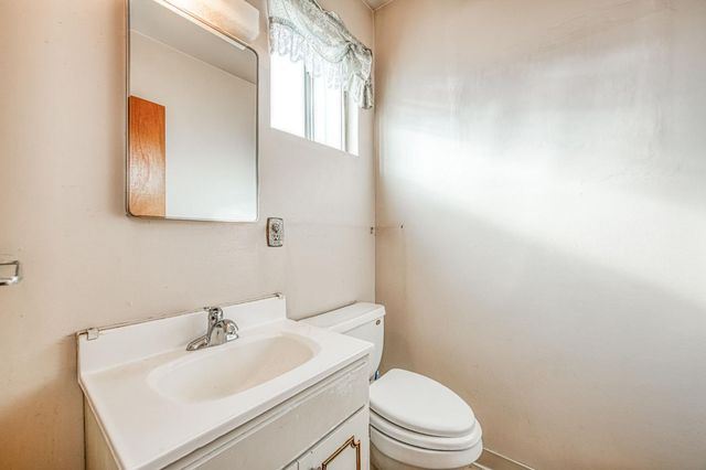 148 E Eden Avenue, Fresno, CA 93706