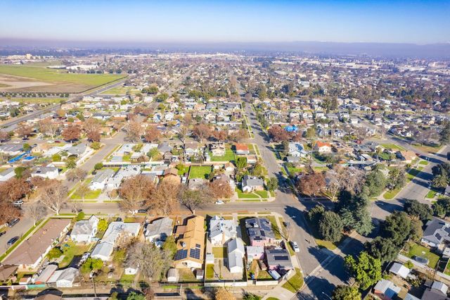 148 E Eden Avenue, Fresno, CA 93706