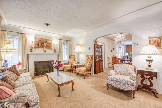 148 E Eden Avenue, Fresno, CA 93706