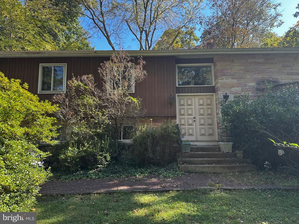 66 JACOBS CREEK RD, EWING TWP, NJ 08628 — exterior