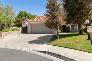 25526 NewCastle Court, Saugus, CA 91350