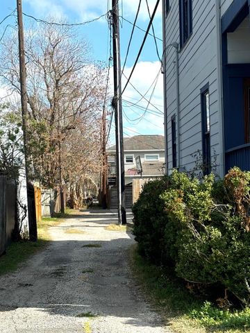 427 E 24th Street, Houston, TX 77008