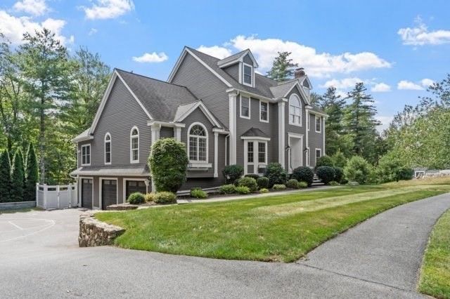 25 Stonebridge Rd, Groveland, MA 01834