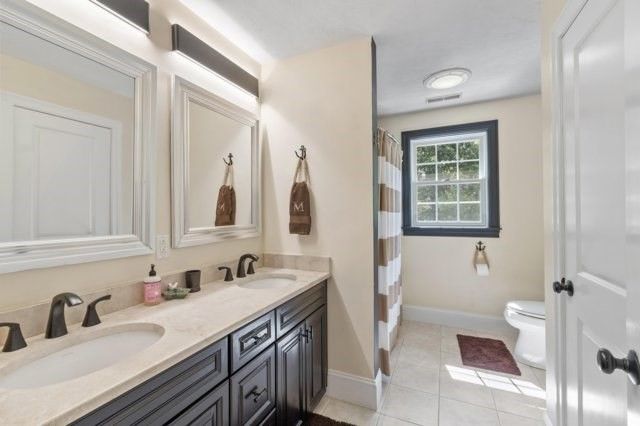25 Stonebridge Rd, Groveland, MA 01834