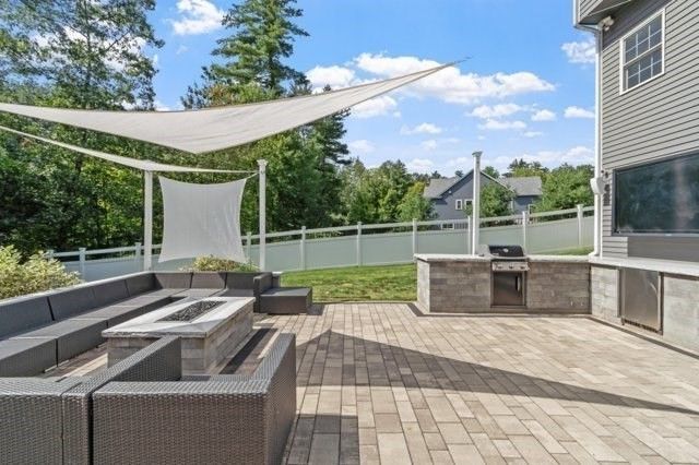 25 Stonebridge Rd, Groveland, MA 01834