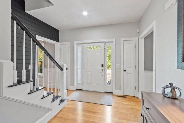 25 Stonebridge Rd, Groveland, MA 01834