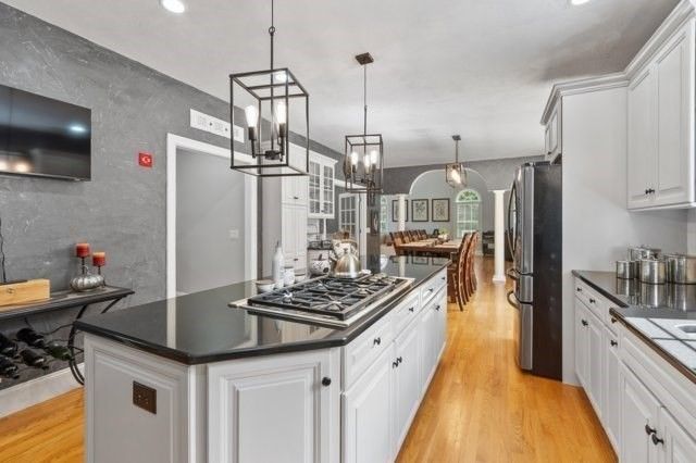 25 Stonebridge Rd, Groveland, MA 01834