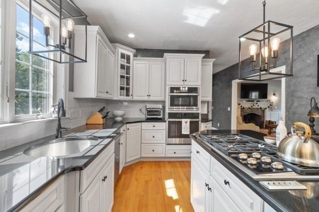 25 Stonebridge Rd, Groveland, MA 01834