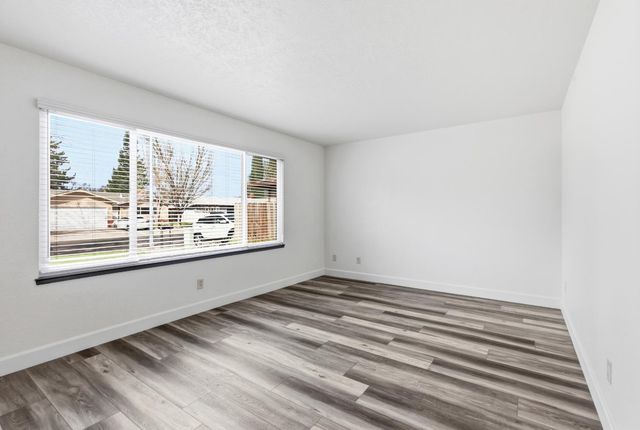 2608 Maxine Dr, Modesto, CA 95350