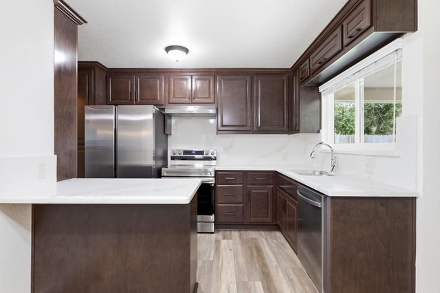 2608 Maxine Dr, Modesto, CA 95350