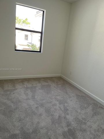 212 SW 159th Ter 0, Pembroke Pines, FL 33027