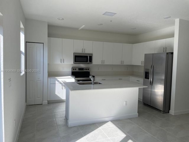 212 SW 159th Ter 0, Pembroke Pines, FL 33027