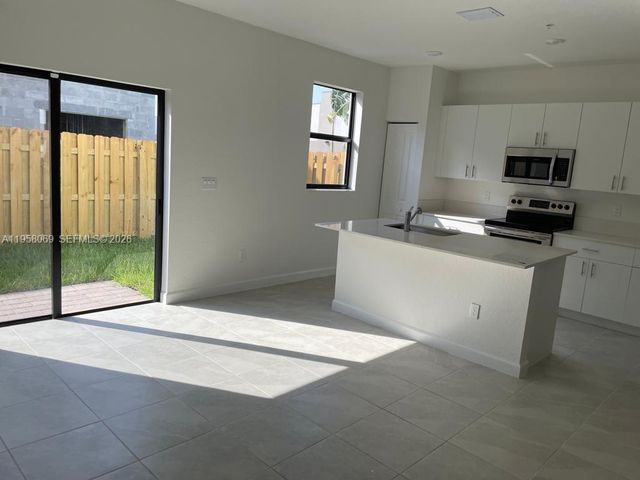 212 SW 159th Ter 0, Pembroke Pines, FL 33027