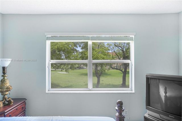 9261 Sunrise Lakes Blvd 203, Sunrise, FL 33322