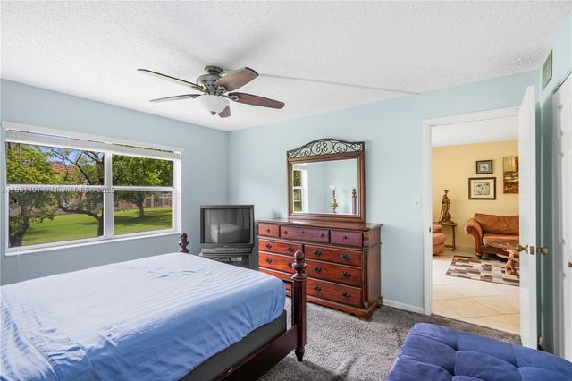 9261 Sunrise Lakes Blvd 203, Sunrise, FL 33322