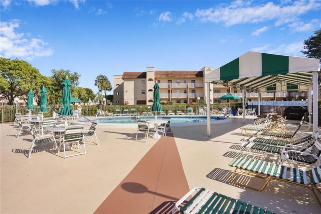 9261 Sunrise Lakes Blvd 203, Sunrise, FL 33322