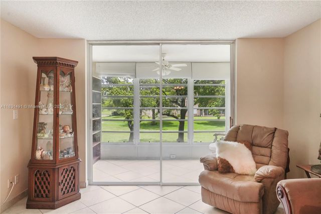 9261 Sunrise Lakes Blvd 203, Sunrise, FL 33322